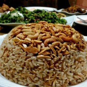 WHITE RICE, FRIED ONIONS, RAISINS & ALMONDS